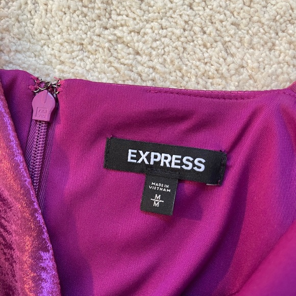 NWOT Express metallic fuchsia midi cocktail dress size medium - Picture 11 of 12